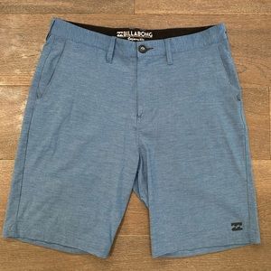 Billabong Crossfire Submersibles flat front board short in a blue size 32
